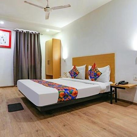 โอโย ทาวน์เฮาส์ 057 คุชรันวาลา ทาวน์ Hotel นิวเดลี ภายนอก รูปภาพ