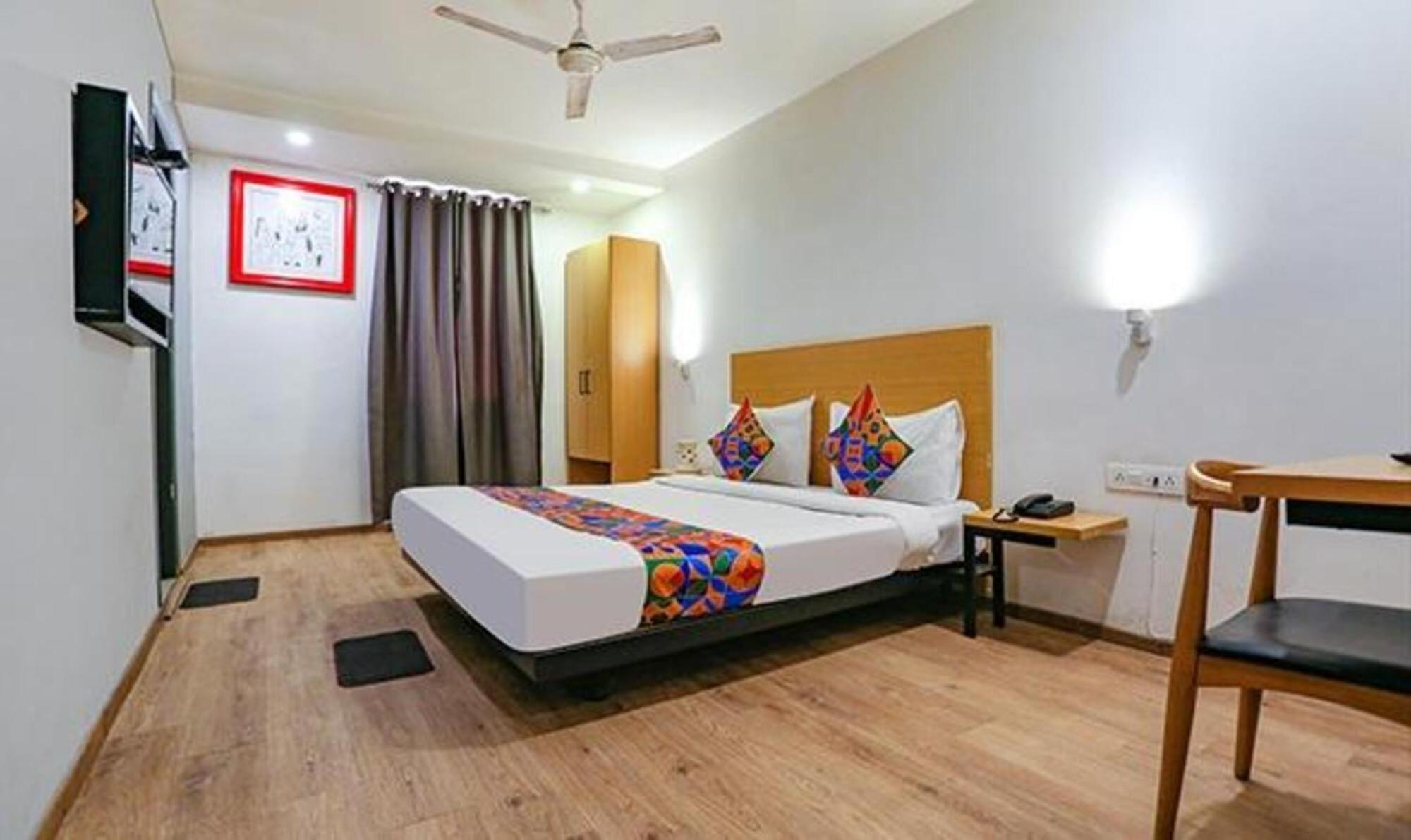 โอโย ทาวน์เฮาส์ 057 คุชรันวาลา ทาวน์ Hotel นิวเดลี ภายนอก รูปภาพ
