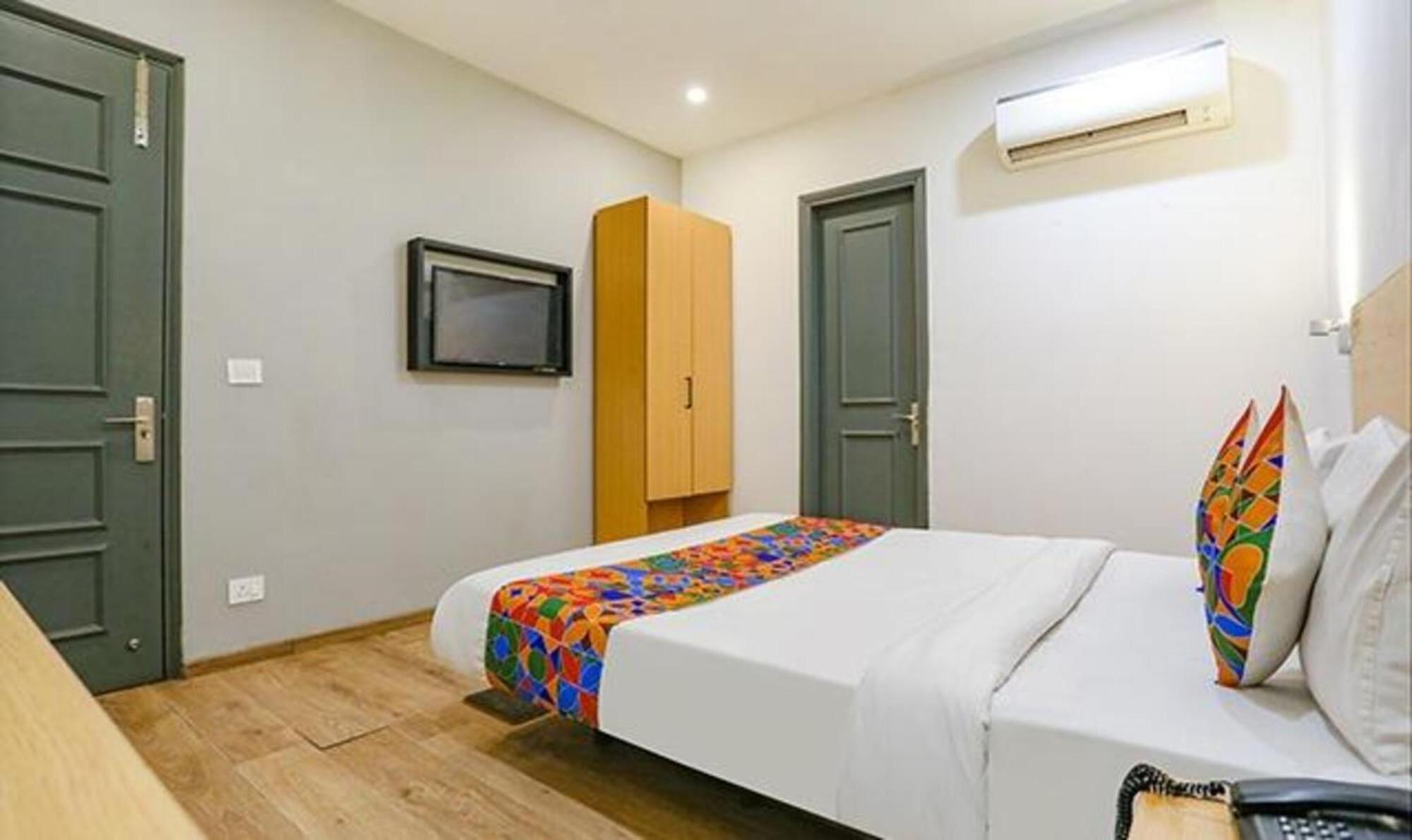 โอโย ทาวน์เฮาส์ 057 คุชรันวาลา ทาวน์ Hotel นิวเดลี ภายนอก รูปภาพ