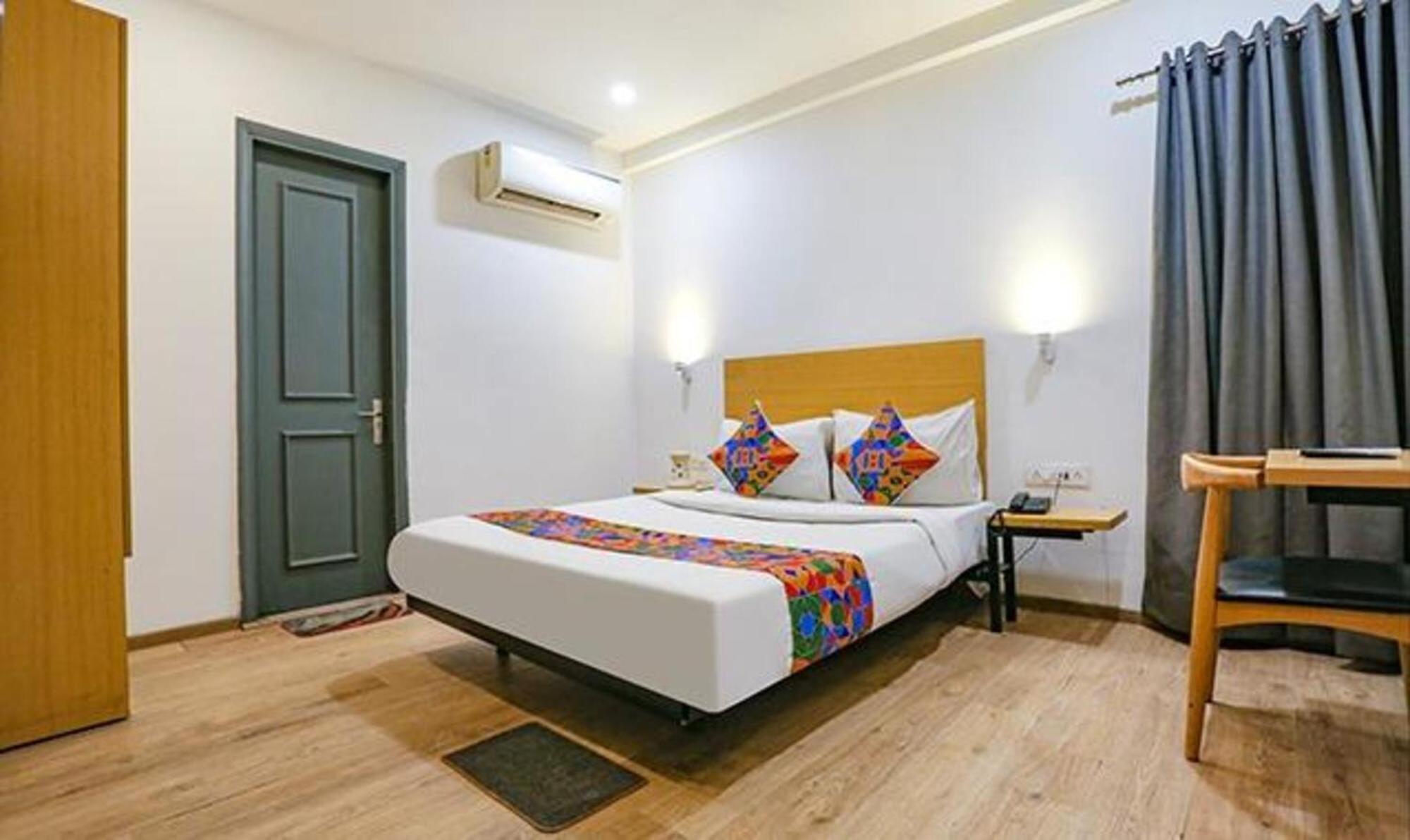 โอโย ทาวน์เฮาส์ 057 คุชรันวาลา ทาวน์ Hotel นิวเดลี ภายนอก รูปภาพ