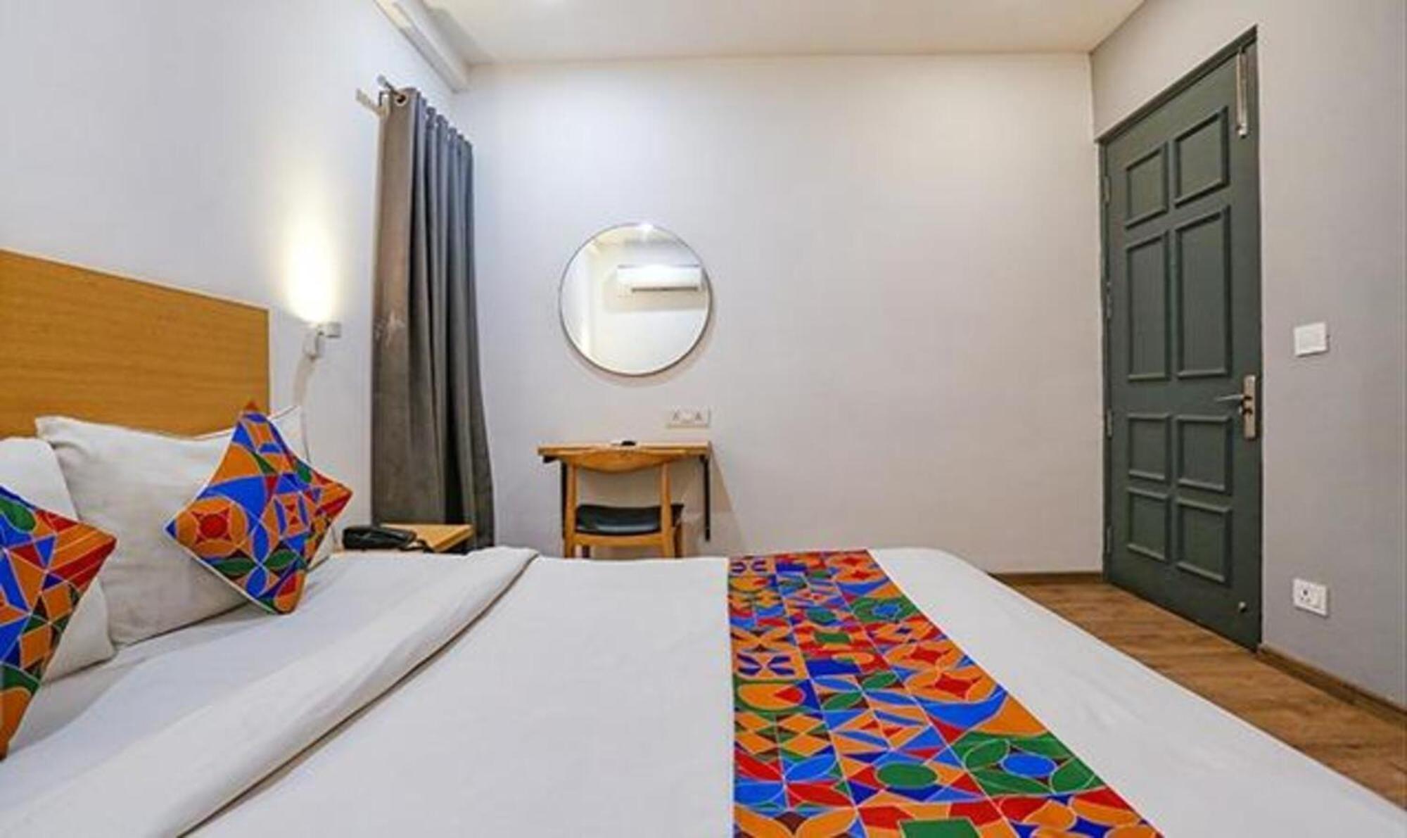 โอโย ทาวน์เฮาส์ 057 คุชรันวาลา ทาวน์ Hotel นิวเดลี ภายนอก รูปภาพ