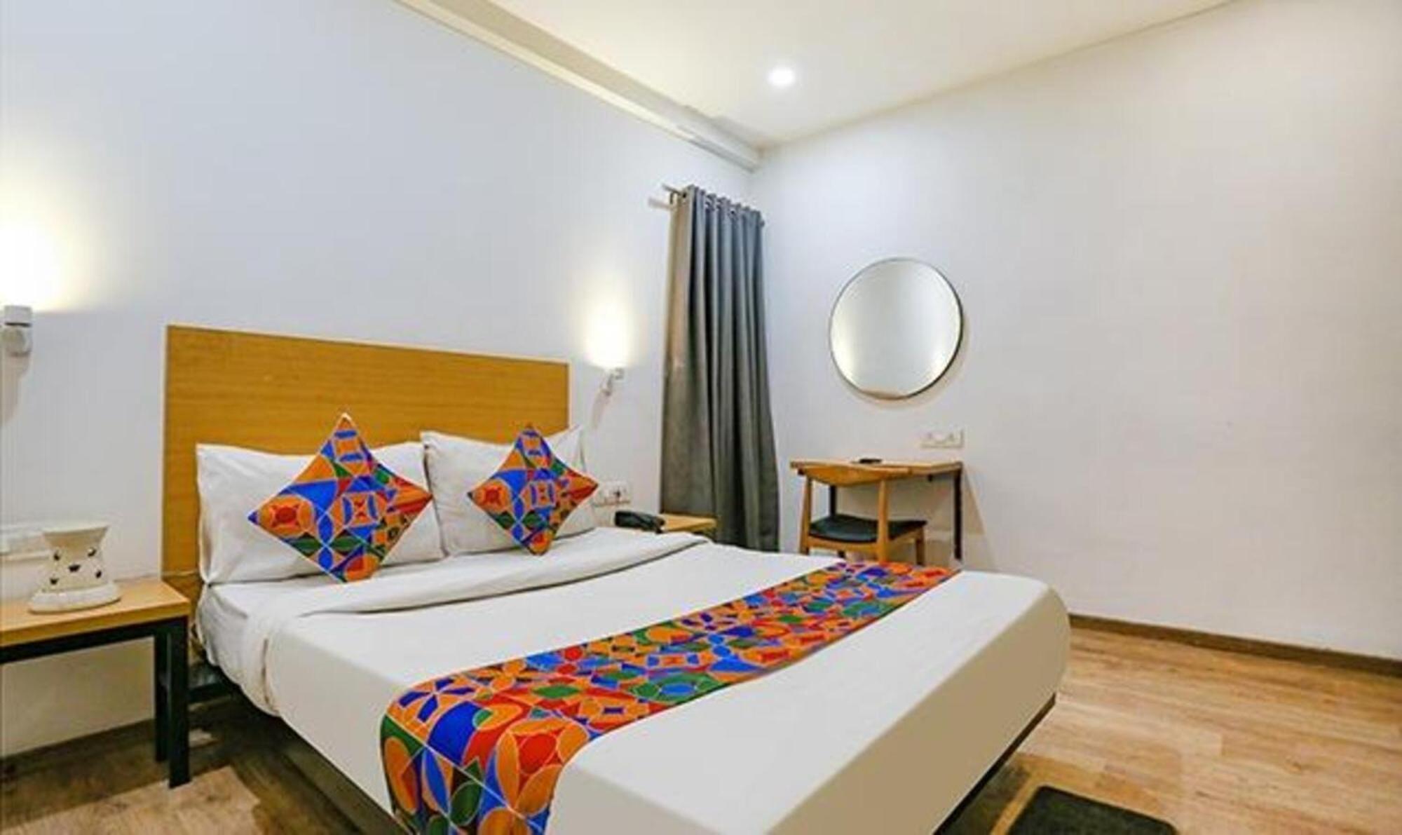 โอโย ทาวน์เฮาส์ 057 คุชรันวาลา ทาวน์ Hotel นิวเดลี ภายนอก รูปภาพ