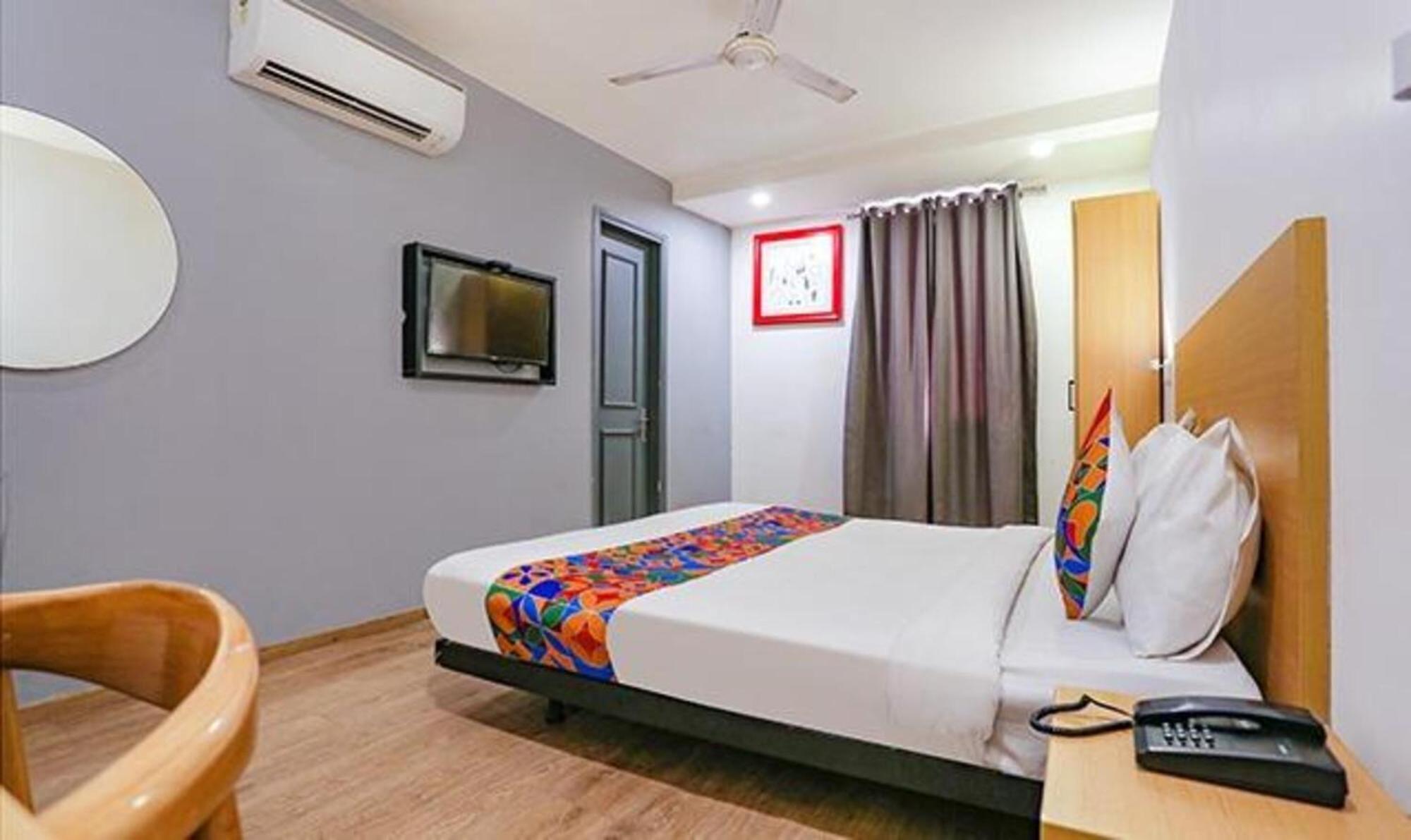 โอโย ทาวน์เฮาส์ 057 คุชรันวาลา ทาวน์ Hotel นิวเดลี ภายนอก รูปภาพ