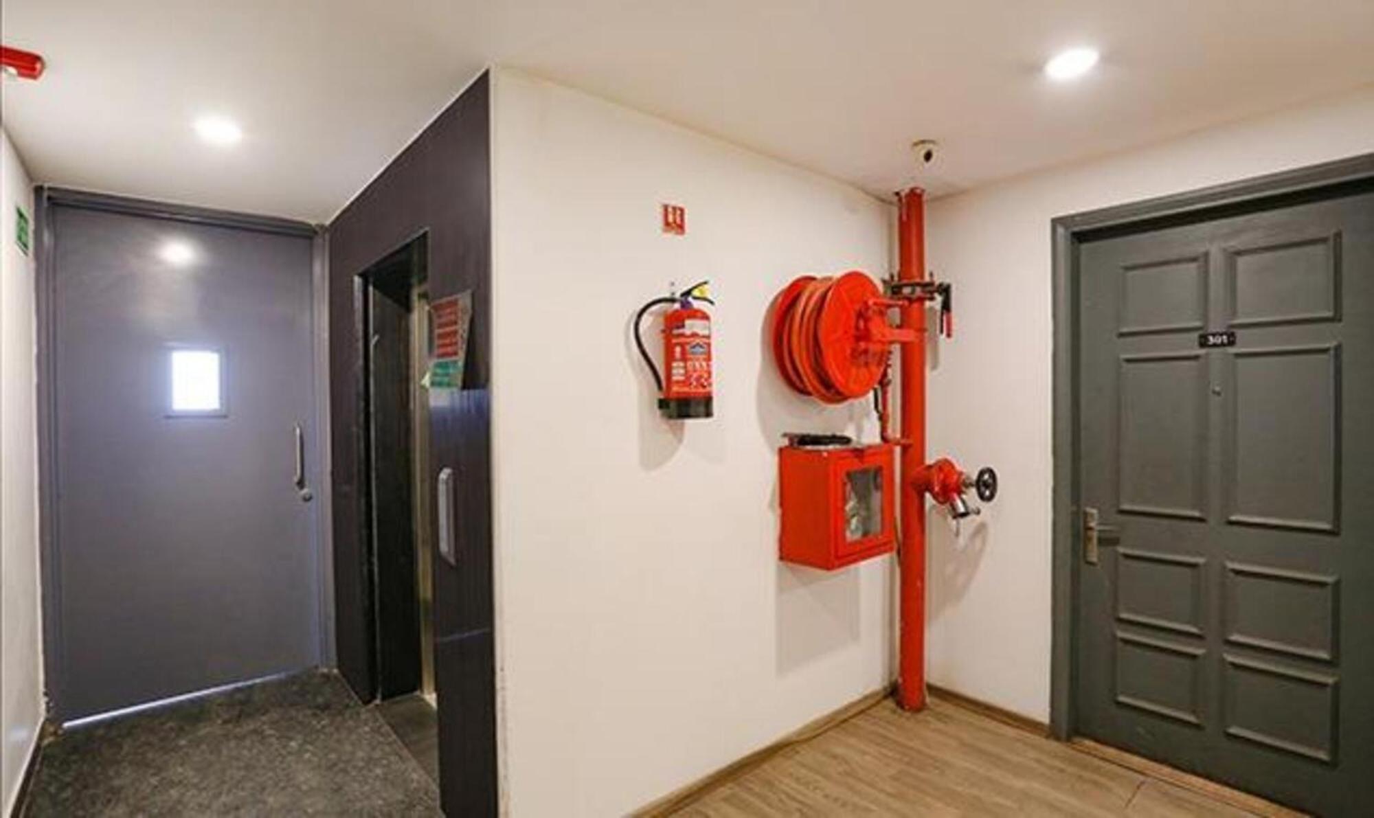 โอโย ทาวน์เฮาส์ 057 คุชรันวาลา ทาวน์ Hotel นิวเดลี ภายนอก รูปภาพ